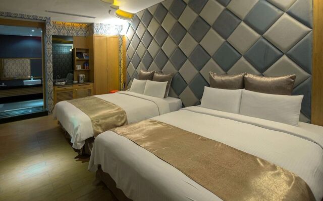 One Plus One Motel