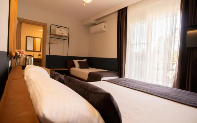 Urla 1867 Hotel