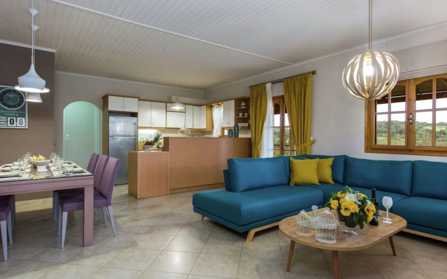 2 Villas Complex, Private Pool, Ideal for Groups!