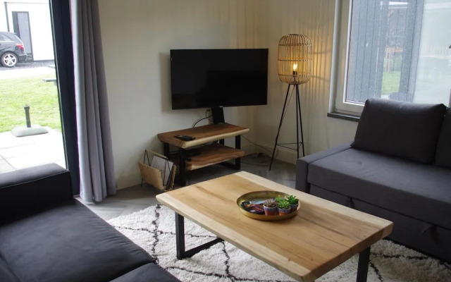 Beautiful Bungalow Near Alkmaar
