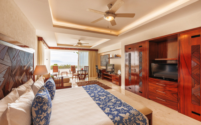 Grand Miramar All Luxury Suites & Residences