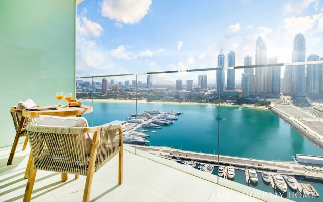 LUX  Luxury Sunrise Beachfront Suite 1
