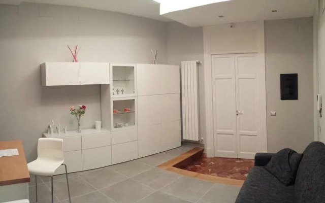 * 1 * 7 * 4 * Via Roma, Rooms Breakfast, B&B
