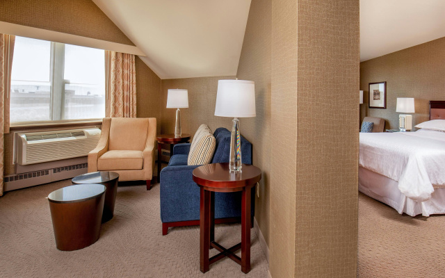 Sheraton Portsmouth Harborside Hotel