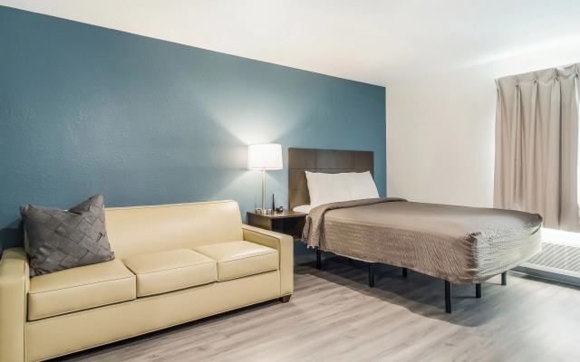 Woodspring Suites East Lansing - University Area