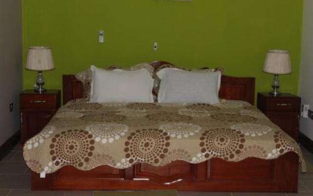 Oguaa Apartments & Lodging