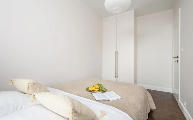 Lumina spacious apartment with parking