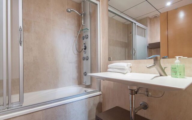 Beachfront Apartment Silvi (R80)