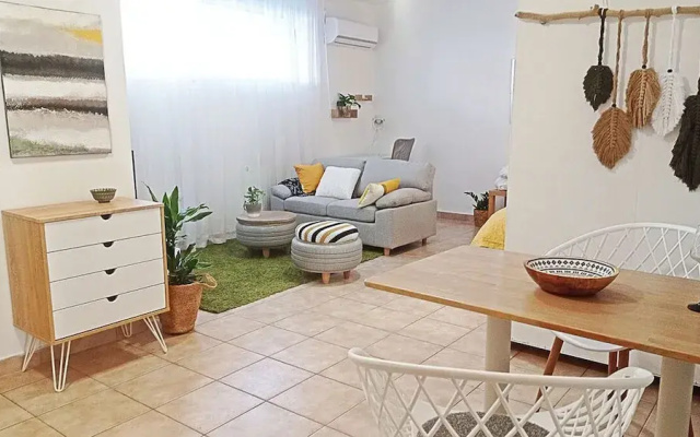 Relaxing Studio Apt 1 min to Highway Parking