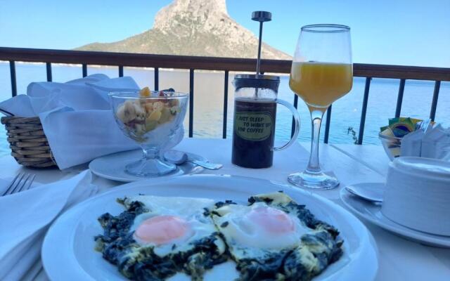 MasouriBlu Hotel