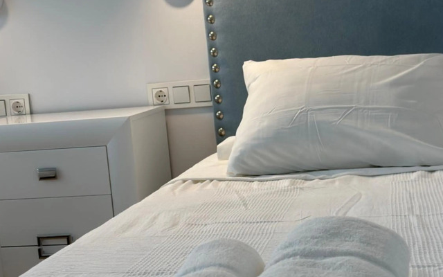 Unique 2 bedroom unit with pool near beach