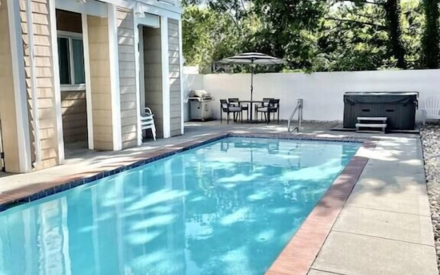 Collins Avenue 26