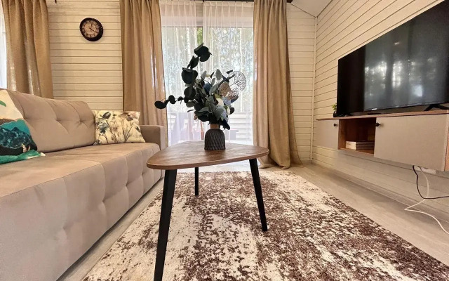 Sreda Green Lounge (Barnhouse 394)