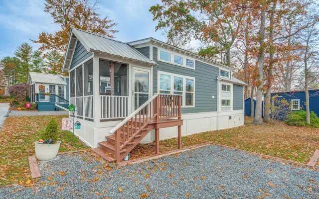 Tiny Home in Flat Rock: Easy Access to I-26!