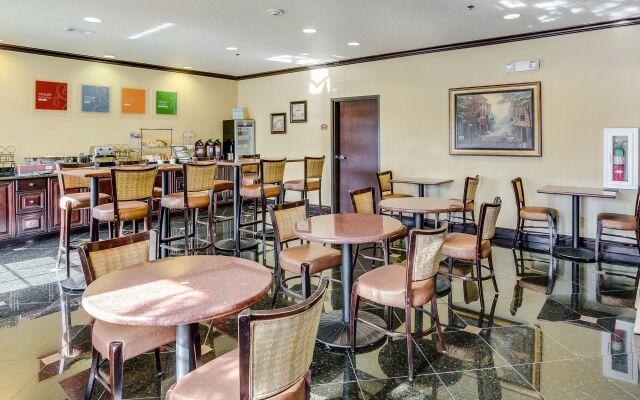 Quality Inn & Suites Slidell