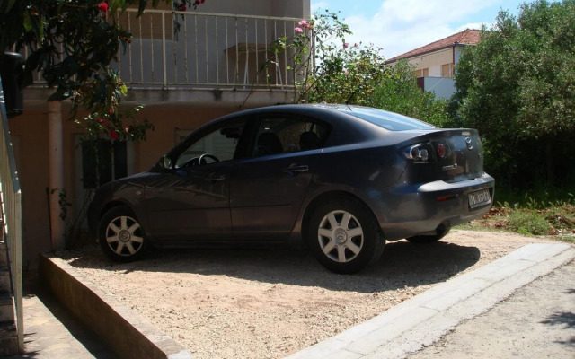 Boris - Close to the sea With Parking - H