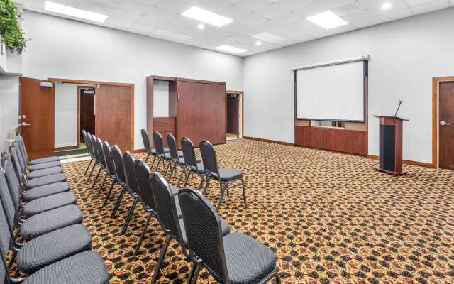 Clarion Inn & Suites Northwest