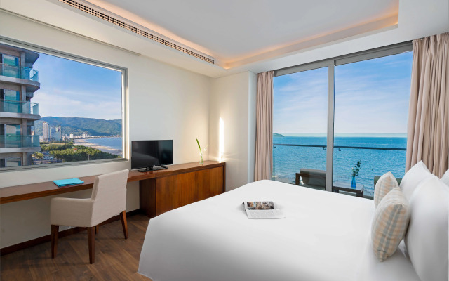 A La Carte Da Nang Beach