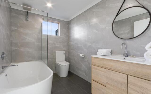 The Beaches on Lakes House