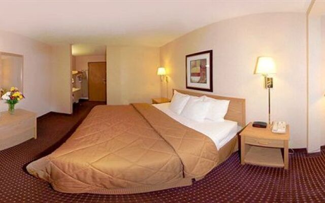 Baymont Inn & Suites Marinette