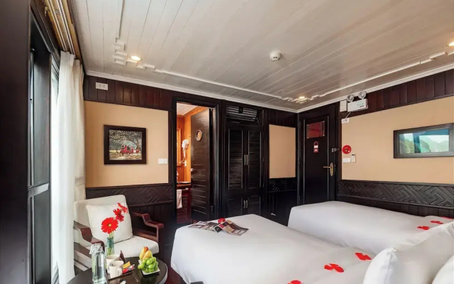 Halong Aquarmarine Royal Cruise
