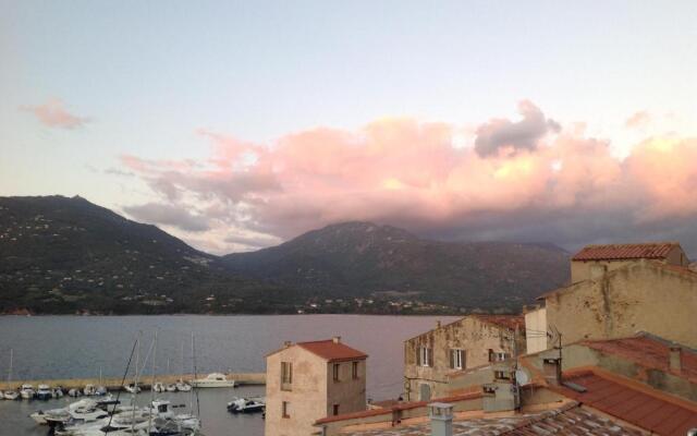 Grand appartement style loft bord de mer