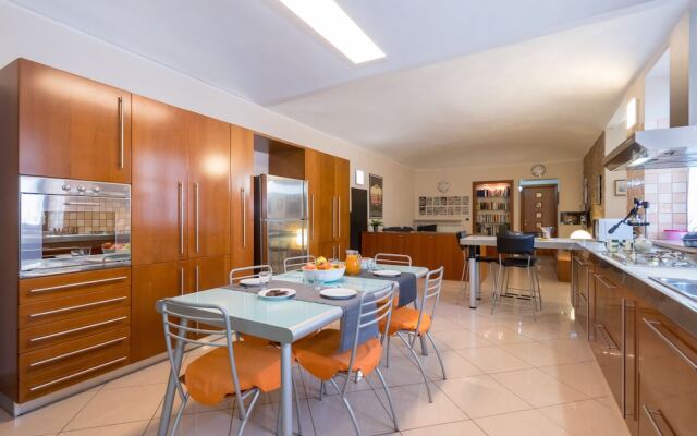 Casa Emiland vicino al fiume Dora
