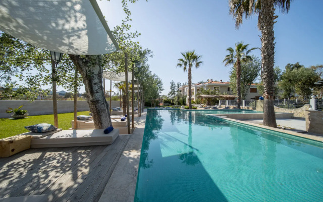 Nusa Suites & Villas