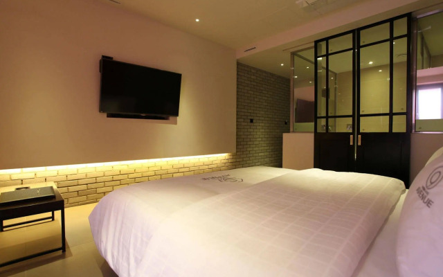 Avenue Nine Hotel