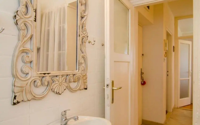 Turkish Tower Apartment