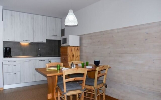 Studio + CM 4 Perosnnes