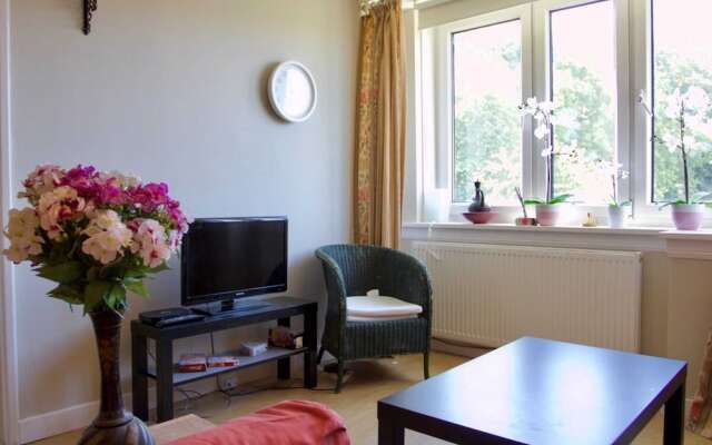 Bright, Spacious 2 Bedroom Apartment in Stockbridge