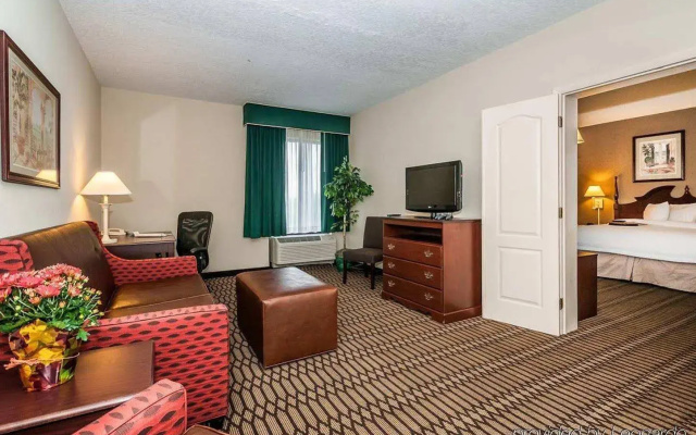 Holiday Inn St. Petersburg West by IHG