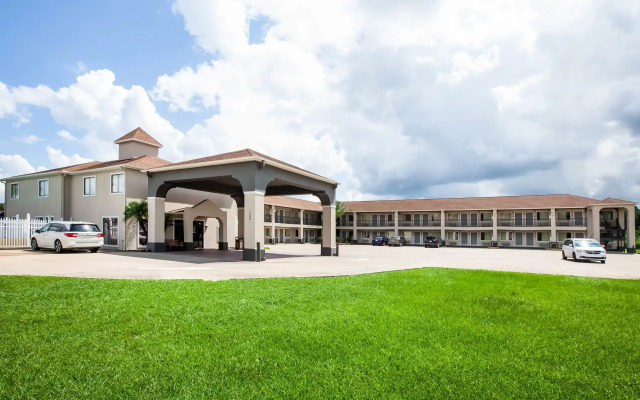 Days Inn by Wyndham Sulphur LA