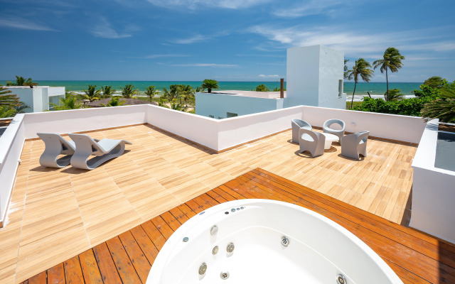 B Blue Beachouses