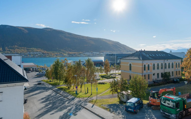 Enter Viking Hotel