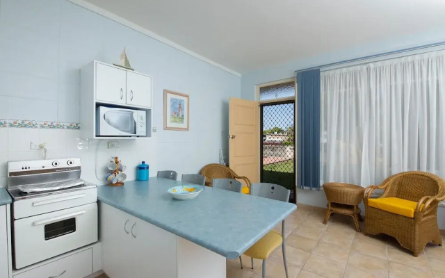 Crystal Waters 6 - CBD Location
