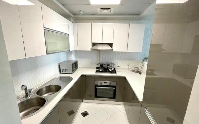 Park View & Spacious One Bedroom Apartment