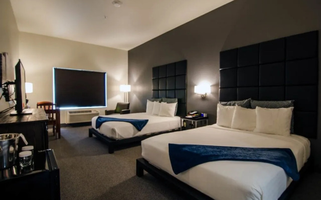 Wood River Inn & Suites