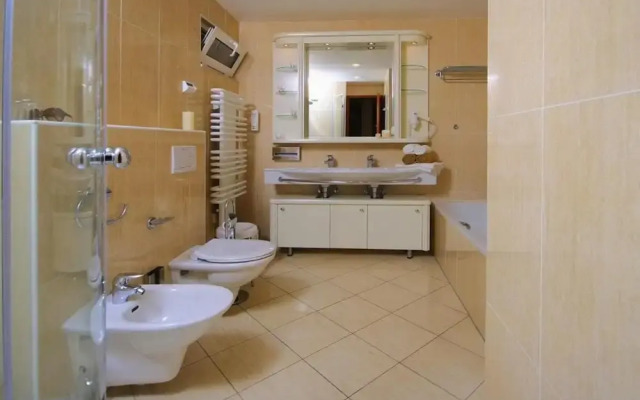 Beautiful Apartments in Jelsa, With Pool