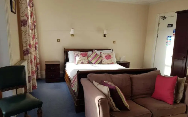 Harry's Hotel, Bar & Bistro