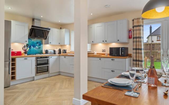Y Deri - Close to Village and Beach