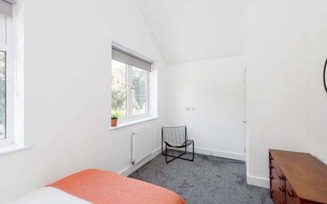 Beautiful Apartment in Central Neighbourhood