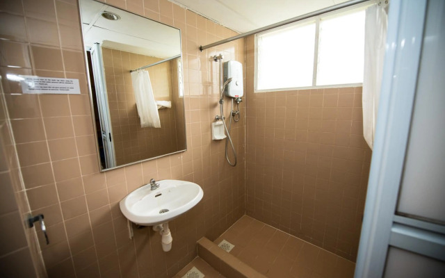 Jean CleanComfy Apt Near Beach