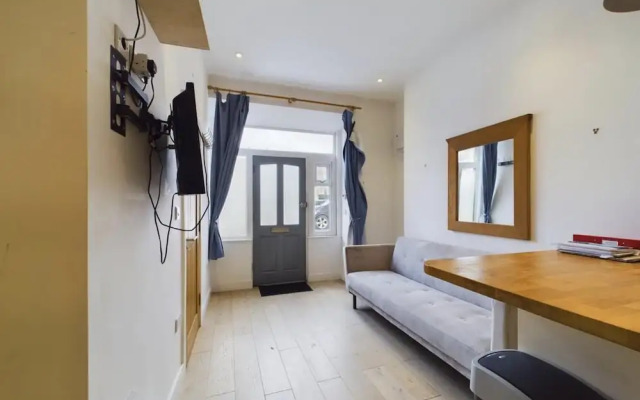 Exeter Cozy Apartment Retreat