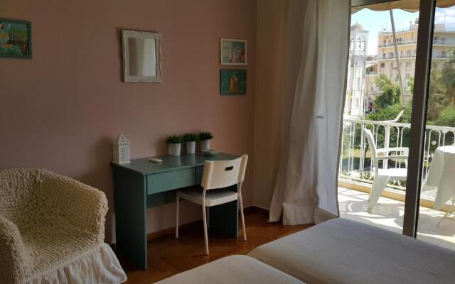 Seaview Studio Flat in Central Halkis
