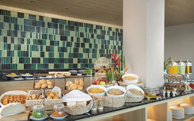 Mercure Rayong Lomtalay Villas N Resort