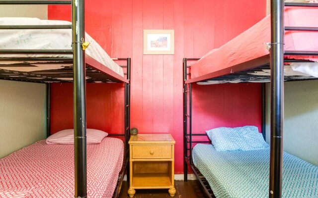 Lahaina's Last Resort Hostel