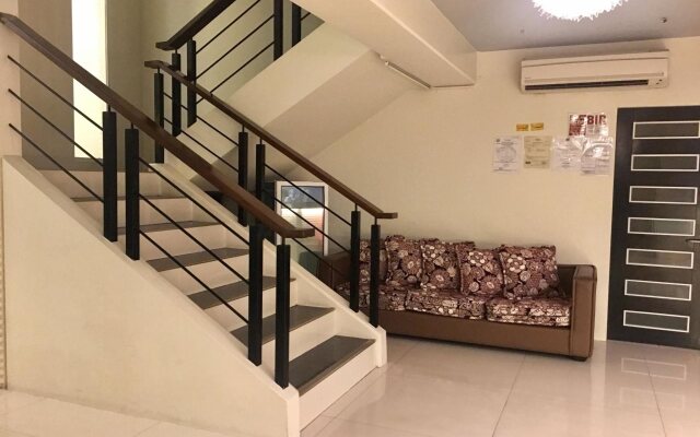 Manhattan Suites Inn
