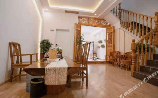 the Cang Shan Shui Mo Inn of Dali